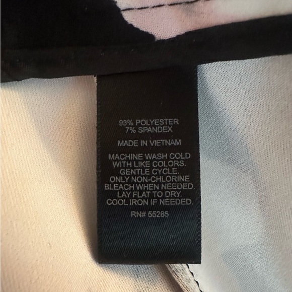 Express Floral Shorts Women’s Size 4 – Black White Blush Pink Print - Picture 8 of 9